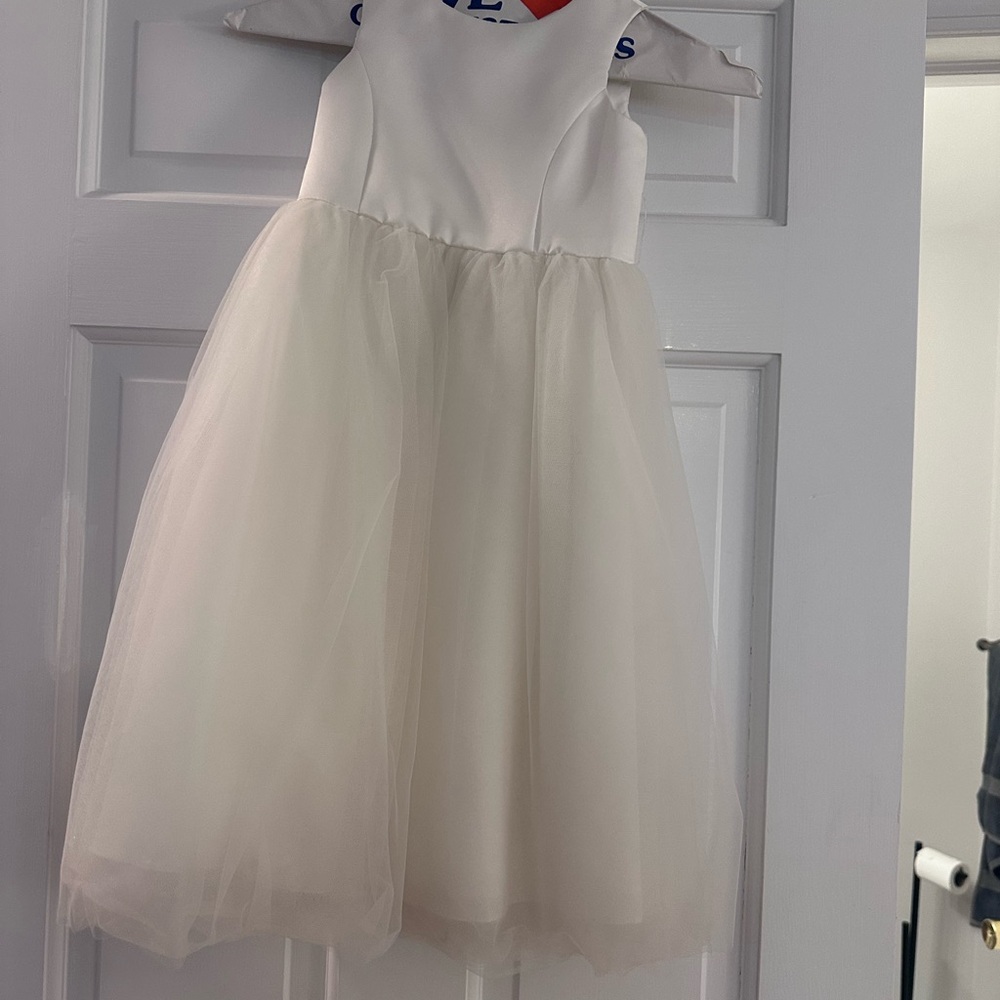 David's Bridal Ivory Full Tulle Flower Girl Dress